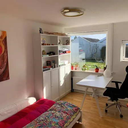 Spacious Quiet Near