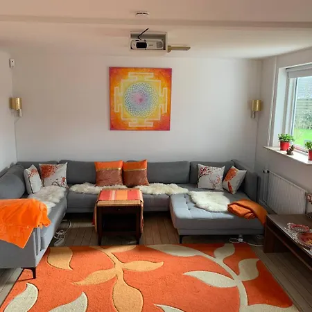 Spacious Quiet Near Villa